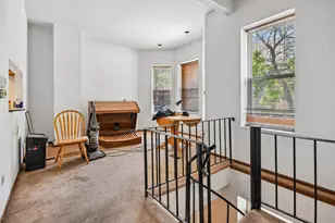 1047 W Leland Ave, Chicago, IL 60640 - Photo 8