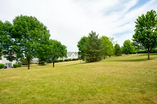 2231 Flagstone Ln, Carpentersville, IL 60110 - Photo 24