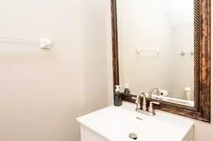 2231 Flagstone Ln, Carpentersville, IL 60110 - Photo 10