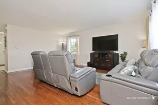 9550 Potter Rd, Des Plaines, IL 60016 - Photo 4
