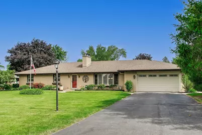 16 S Wildwood Drive, Prospect Heights, IL 60070 - Photo 2
