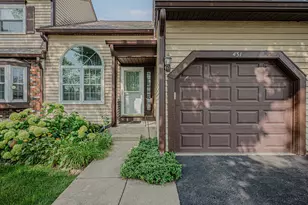 431 Ascot Ln, Streamwood, IL 60107 - Photo 2
