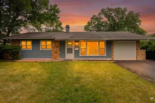 1595 Highland Blvd, Hoffman Estates, IL 60169 - Photo 2