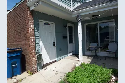 2020 Berkshire Circle #H, Carpentersville, IL 60110 - Photo 2