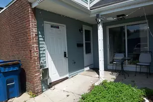 2020 Berkshire Cir, Carpentersville, IL 60110 - Photo 2
