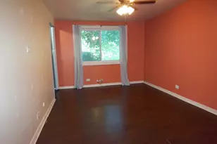 2020 Berkshire Cir, Carpentersville, IL 60110 - Photo 32