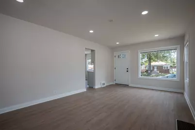 12915 S Parnell Avenue, Chicago, IL 60628 - Photo 2