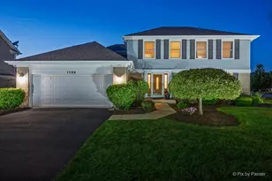 1288 Crystal Shore Dr, Carol Stream, IL 60188 - Photo 2