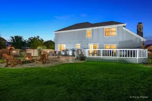 1288 Crystal Shore Dr, Carol Stream, IL 60188 - Photo 8