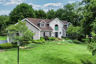 2S025 Twin Oaks Dr, Wheaton, IL 60189 - Photo 1