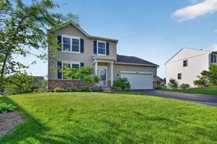 635 Gallant Dr, Minooka, IL 60447 - Photo 2