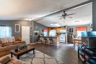 238 Meadowlark Ln, Sandwich, IL 60548 - Photo 8