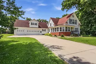 809 E Center St, Ottawa, IL 61350 - Photo 2