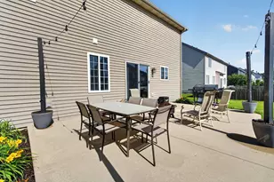 1014 Woodiris Dr, Joliet, IL 60431 - Photo 38