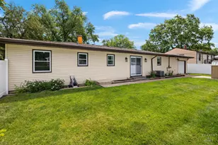 6910 Juniper St, Hanover Park, IL 60133 - Photo 28