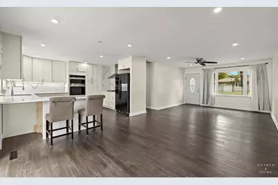 6910 Juniper Street, Hanover Park, IL 60133 - Photo 8