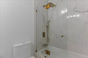 7028 N Ridge Blvd, Chicago, IL 60645 - Photo 18
