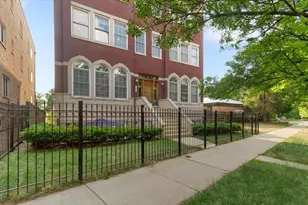 7028 N Ridge Blvd, Chicago, IL 60645 - Photo 1