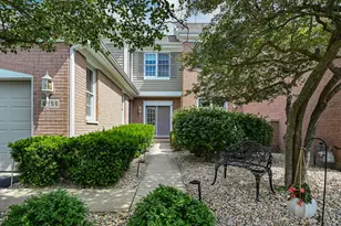 4256 Stableford Ln, Naperville, IL 60564 - Photo 2