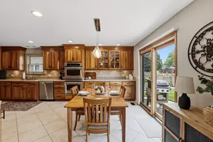759 Yorkshire Ln, Des Plaines, IL 60016 - Photo 20