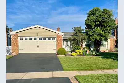 627 Oakwood Drive, Westmont, IL 60559 - Photo 1