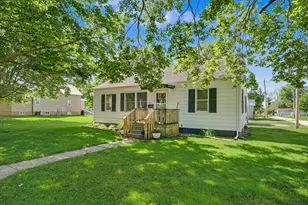 219 E 4th St, Gibson City, IL 60936 - Photo 2