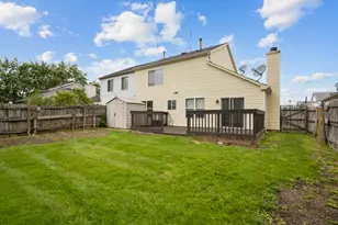 1127 Ashbrook Dr, Mundelein, IL 60060 - Photo 26