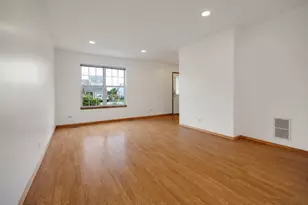 1127 Ashbrook Dr, Mundelein, IL 60060 - Photo 4