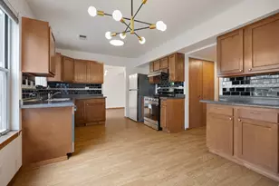 1127 Ashbrook Dr, Mundelein, IL 60060 - Photo 8