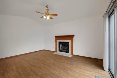 1127 Ashbrook Drive, Mundelein, IL 60060 - Photo 12