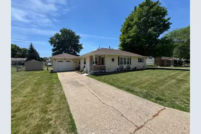 915 W 19th Street, Sterling, IL 61081 - Photo 2