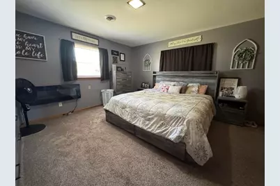 915 W 19th Street, Sterling, IL 61081 - Photo 6