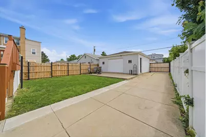 2231 N 75th Avenue, Elmwood Park, IL 60707 - Photo 34