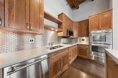 520 W Huron Street #612, Chicago, IL 60654 - Photo 6