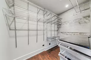 520 W Huron St, Chicago, IL 60654 - Photo 16