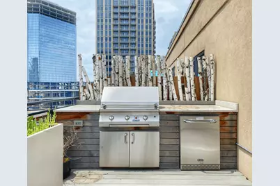 520 W Huron Street #612, Chicago, IL 60654 - Photo 22