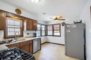 10546 S Harding Ave, Chicago, IL 60655 - Photo 6