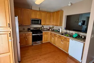 505 Cary Woods Cir, Cary, IL 60013 - Photo 4