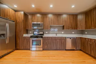 3433 S Indiana Ave, Chicago, IL 60616 - Photo 2