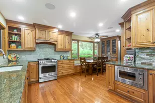 2665 Crestwood Ln, Riverwoods, IL 60015 - Photo 6