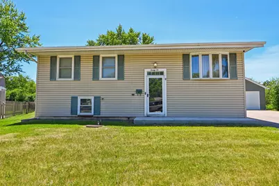 26 Hawthorne Lane, Streamwood, IL 60107 - Photo 2