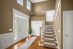 2423 Dustin Dr, Sycamore, IL 60178 - Photo 4