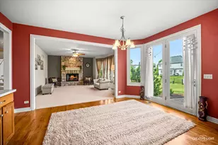 2423 Dustin Dr, Sycamore, IL 60178 - Photo 10