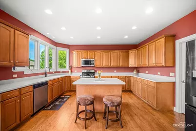 2423 Dustin Drive, Sycamore, IL 60178 - Photo 6