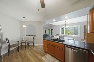 1661 Carmel Ct, Hoffman Estates, IL 60169 - Photo 10
