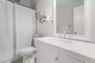 225 W Huron St, Chicago, IL 60654 - Photo 10