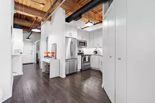 225 W Huron St, Chicago, IL 60654 - Photo 6
