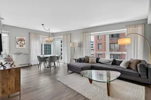 57 E Delaware Pl, Chicago, IL 60611 - Photo 2