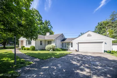 801 Lawnwood Avenue, Dekalb, IL 60115 - Photo 2