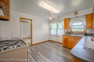 801 Lawnwood Ave, Dekalb, IL 60115 - Photo 14